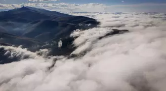 Sultan Murat Yaylası'nın Sis Manzarası Ziyaretçileri Büyülüyor