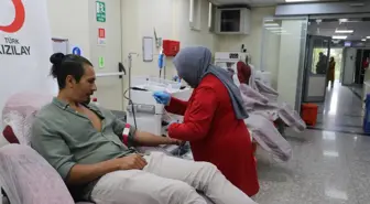 Lösemiye Yenik Düşen Teyzesi İçin 48 Kan Bağışı Yaptı