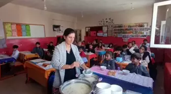 Van'da 'Çorba Günü' Projesi Öğrencileri Sağlıklı Beslenmeye Teşvik Ediyor