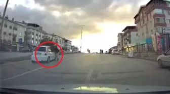 Ankara'da Yayalara Araç Çarptı: 2 Yaralı