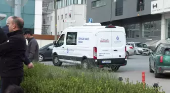 Esenyurt'ta Çöp Kamyonu Çarpan Kadın Hayatını Kaybetti