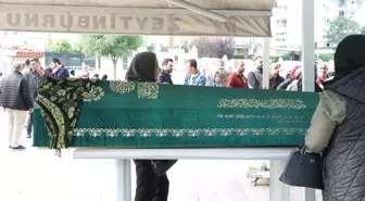 Esenyurt'ta Çöp Kamyonunun Çarptığı Kadın Hayatını Kaybetti