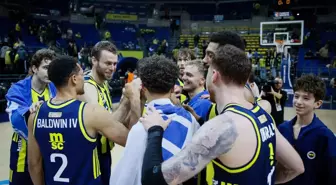 Fenerbahçe Taraftarları Takımlarını Yalnız Bırakmıyor