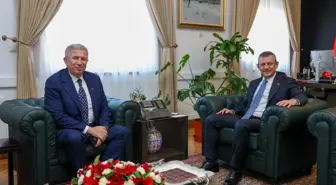 Özgür Özel ve Mansur Yavaş TBMM'de Bir Araya Geldi
