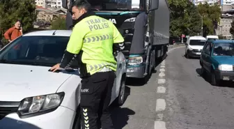 Trabzon'da 4 Araçla Kaza: Yol Ulaşıma Kapandı