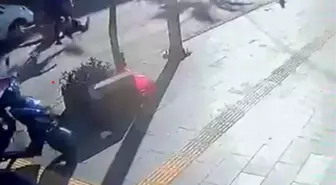 Manavgat'ta Otomobilin Çarptığı Alman Aileden Biri Yaralandı