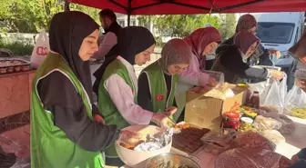 Artvin'de Filistin Yararına Hayır Çarşısı Kermesi Düzenlendi