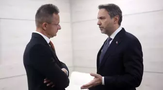 Bakan Bayraktar, Moskova'da Macaristan Dışişleri Bakanı ile Görüştü