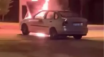 Elazığ'da Seyir Halindeki Otomobilde Yangın Çıktı