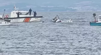 Çanakkale'de Batan Balıkçı Teknesi Karaya Çıkartıldı
