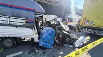 Giresun'da Kamyonet TIR'a Çarptı: 1 Ölü, 2 Yaralı