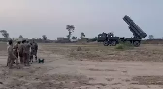 Günlerdir çatışan Pakistan ile Afganistan arasında 48 saatlik ateşkes