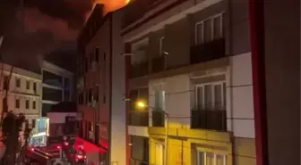 İstanbul Küçükçekmece'de Kafede Yangın Çıktı