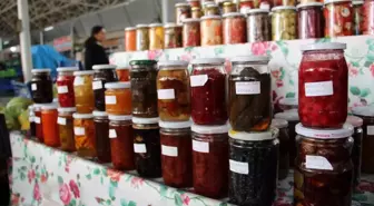 Ebru Yaraş'ın Ev Yapımı Reçelleri Menteşe Pazarı'nda Dikkat Çekiyor