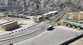 Pakistan ve Afganistan Arasında 48 Saatlik Geçici Ateşkes İlan Edildi