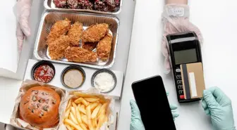 Sipariş uygulamasının açığını buldu, 2 yıl bedava yemek yedi