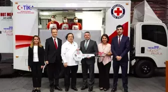 TİKA'dan Filipinler Kızılhaçı'na Mobil Aşevi Hibesi