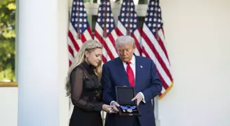 Trump, Hayatını Kaybeden Aktivist Kirk'e Gıyaben Madalya Verdi
