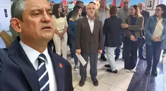 Tunceli'de CHP yönetimi kendilerini partiye kilitleyip nöbet başlattı