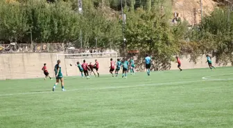 Yüksekova Spor Kadın Futbol Takımı, Giresun Sanayi Spor'u 5-0 İle Geçti