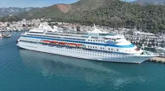 Palau bayraklı 'Astoria Grande' kruvaziyeri Marmaris'e geldi