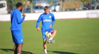 17 Yaşındaki Türk Futbolcu Burak Akıncı, Bulgaristan 1. Lig'de Parlıyor