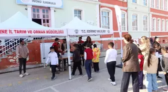 Dünya Gıda Günü Etkinliklerinde Öğrencilere Süt İkramı