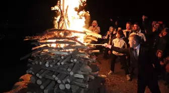 Erzincan'da Uluslararası Sempozyumda 'Birlik ve Kardeşlik Ateşi' Yakıldı