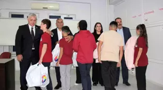 GTB ve TOBB iş birliğiyle 14 okulda öğrencilere kışlık kaban desteği