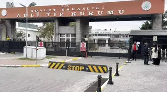 Çekmeköy'de İETT Otobüsü Durağa Çarptı: 1 Ölü, 4 Yaralı