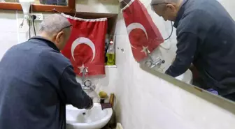 El Halil'deki Esnaf, Türk Bayraklarıyla Destek Göstermekte
