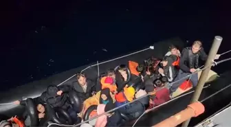 Sahil Güvenlik İzmir Açıklarında 72 Düzensiz Göçmeni Kurtardı