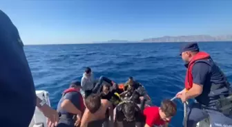 Marmaris Açıklarında 22 Düzensiz Göçmen Kurtarıldı