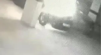 Beylikdüzü'nde Otoparkta Park Halindeki Araç Yangın Çıkardı