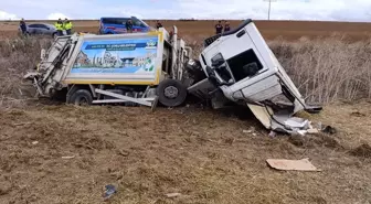 Çorlu'da Çöp Kamyonu Devrildi: 3 İşçi Yaralandı