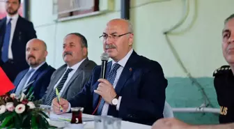 Vali Köşger, Cuma Namazı Sonrası Vatandaşlarla Buluştu