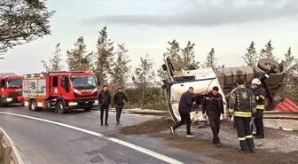 Anadolu Otoyolu'nda Kaza: Konteyner Yüklü Tır Devrildi