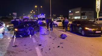 Bursa'da Zincirleme Trafik Kazası: 3 Yaralı