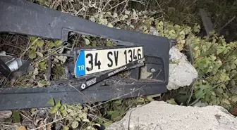 Çanakkale'de Kamyon Şarampole Devrildi, Sürücü Yaralandı