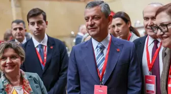 Özgür Özel, Amsterdam'da Avrupa Sosyalist Partisi Kongresi'nde