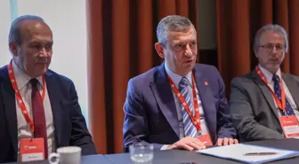 CHP Genel Başkanı Özgür Özel, Amsterdam'da Avrupa Sosyalist Partisi Kongresi'nde Görüşmeler Yaptı
