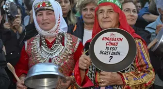 CHP Kadın Kolları Yoksullukla Mücadele İçin Yürüyüş Düzenledi