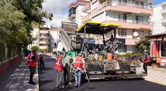 Finike'de Sıcak Asfalt Çalışmaları Devam Ediyor