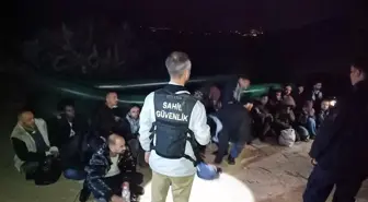 İzmir'de Düzensiz Göçmen Kurtarma ve Yakalama Operasyonları