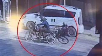İnegöl'de motosiklet ve bisiklet çarpıştı, 2 yaralı