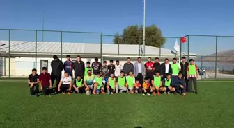 Sivrice'de Spor ve Sağlıklı Yaşam Projesi Kapsamında Futbol Maçı Düzenlendi