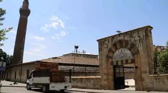 832 Yıllık Ulu Cami İçin 300 Milyon TL'lik Restorasyon