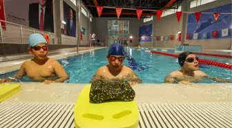 Ümraniye'de Engelsiz Spor Merkezi, Özel Gereksinimli Bireyler için Yüzme Takımı Kurdu