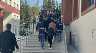 Yalova'da Göç İdaresi Müdürü ve 8 Çalışanı Hakkında Adli Süreç Başladı