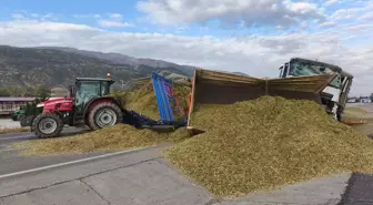 Afyonkarahisar'da Tır ve Traktör Çarpıştı: 2 Yaralı